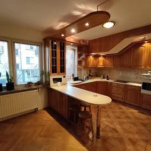 https://classic-apartament-warsaw-kabaty.warsawhotelspoland.com